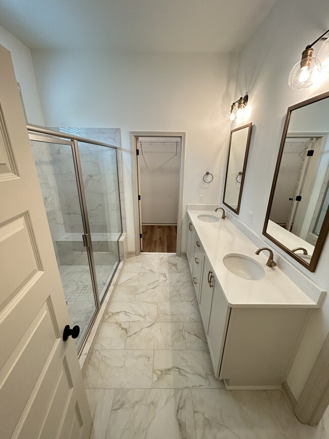 Building Photo - 9508 Dakota Dr