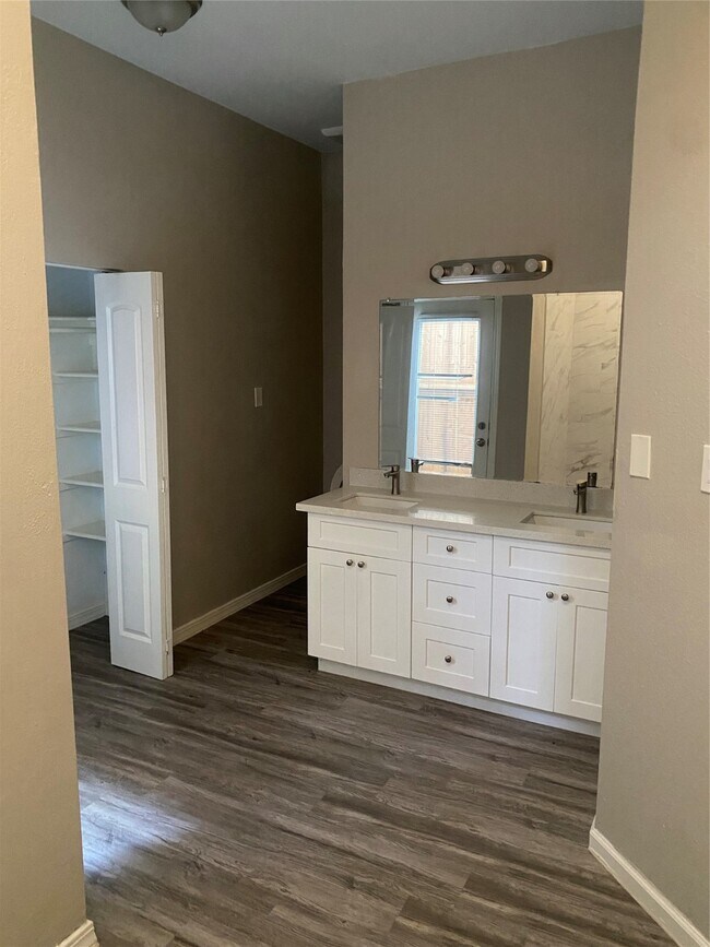 Building Photo - 7519 San Benito Dr