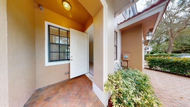 Building Photo - 235 Chrystie Cir