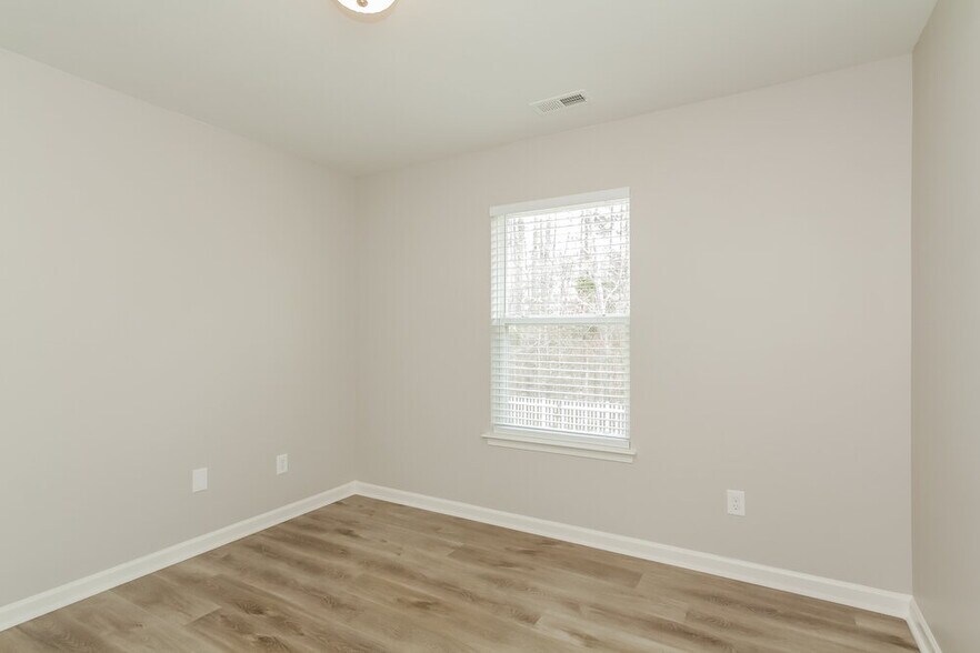 Building Photo - 830 Rook Rd