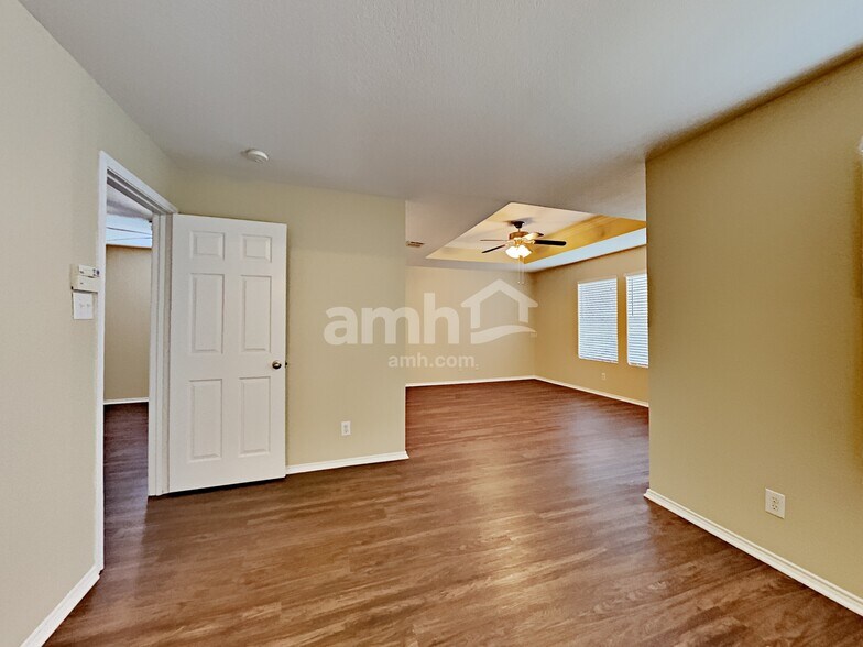 Building Photo - 12803 Salerno Way