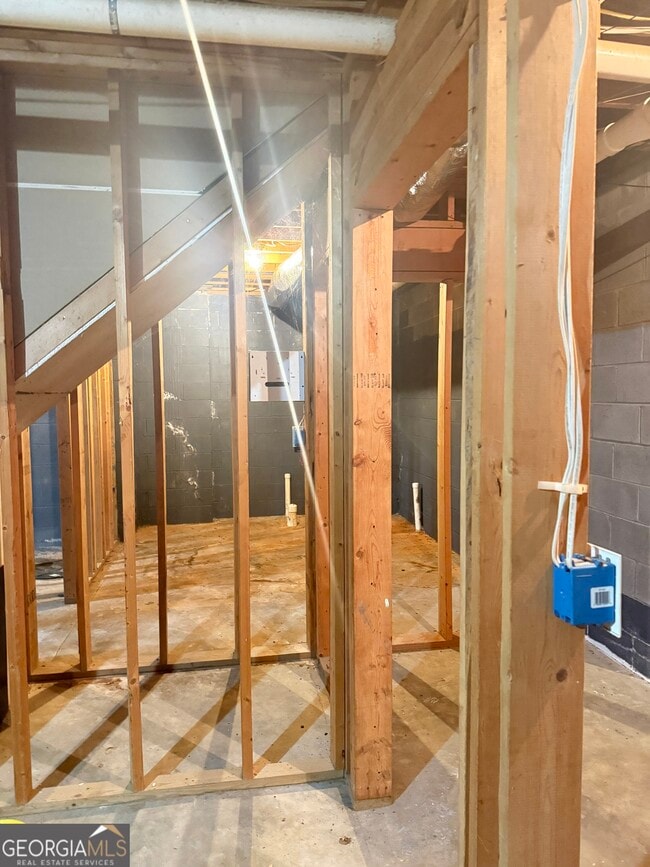 Building Photo - 564 Edgefield Way
