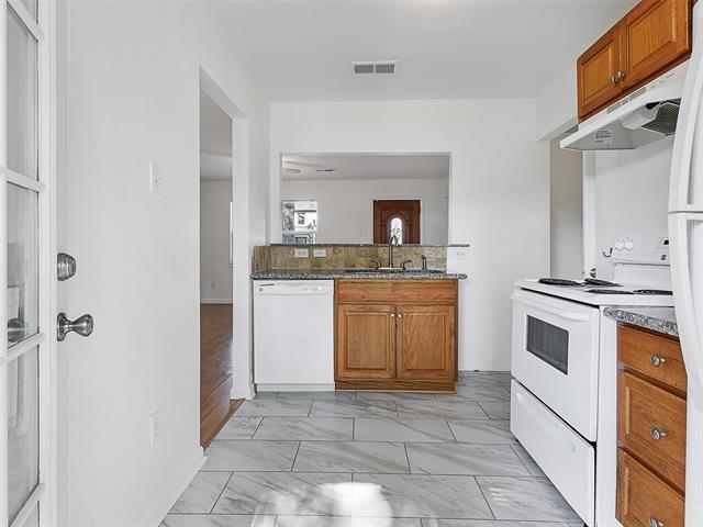 Building Photo - 3960 Lively Ln