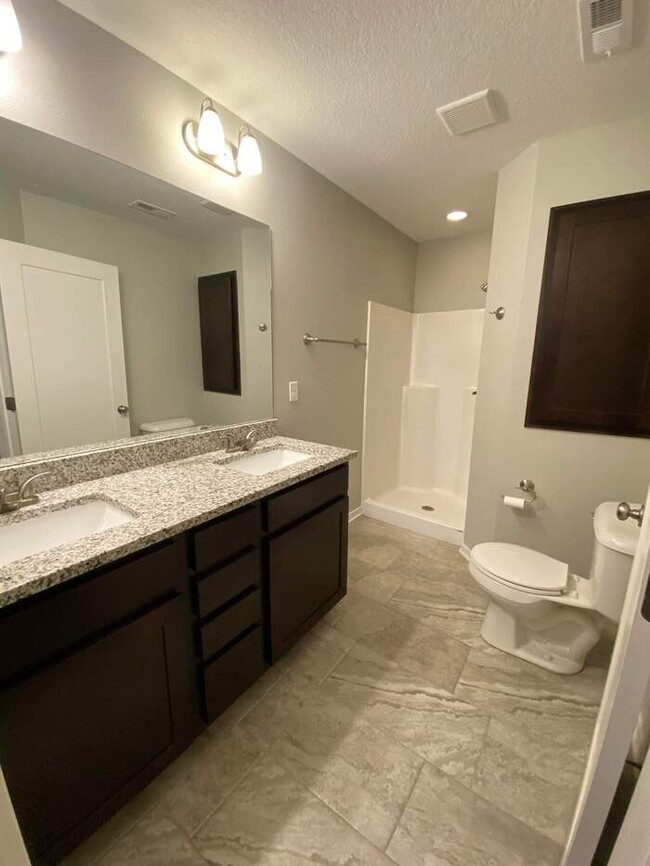 Building Photo - 203 Burr Oak Ct