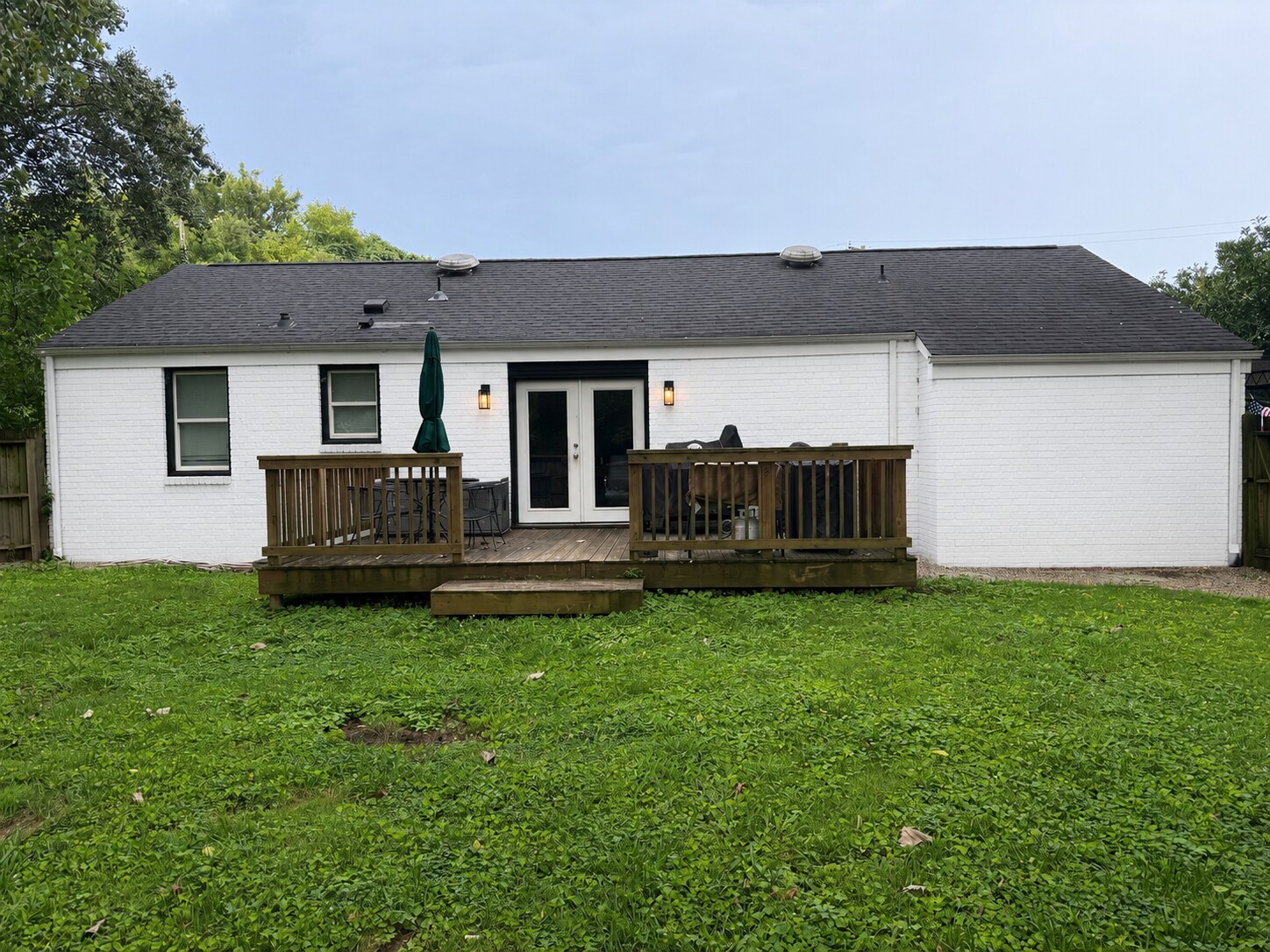 Building Photo - 2201 Sandra Dr