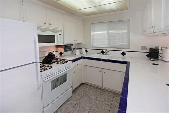 Building Photo - 124 34th St