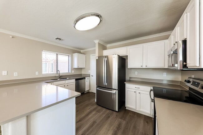 Building Photo - 15995 W Vogel Ave