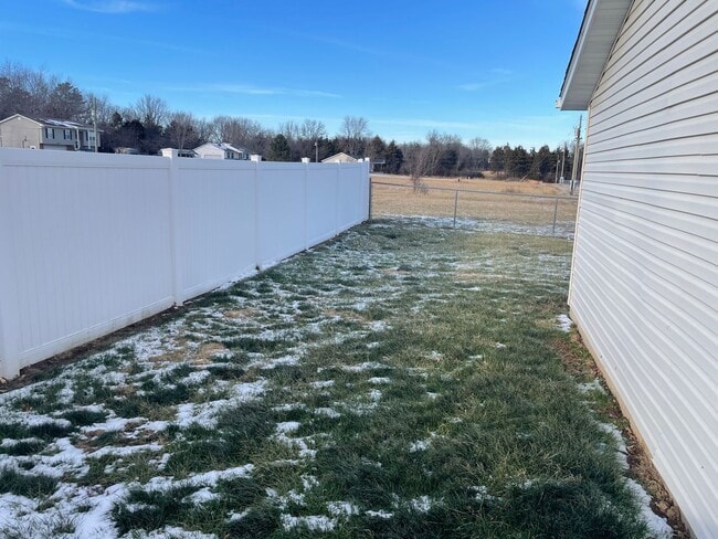 Building Photo - All Inclusive Duplex | 2 Bedroom | 1.5 Bathroom