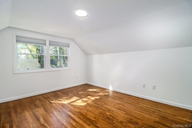 Building Photo - 112 Thornbury Rd