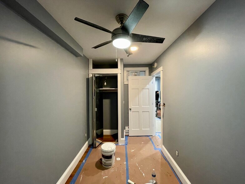 Building Photo - 335 E 116th St