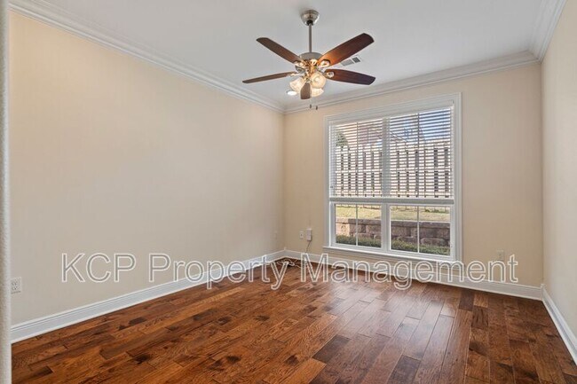 Building Photo - 17 Jeffrey Way