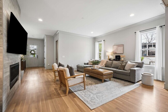 Building Photo - 6368 Alamo Pl