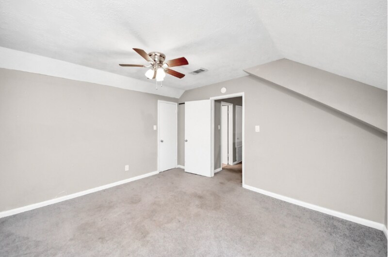 Building Photo - 318 Elm St
