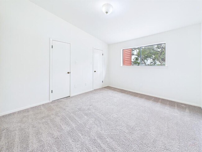 Building Photo - 1501 Barton Springs Rd