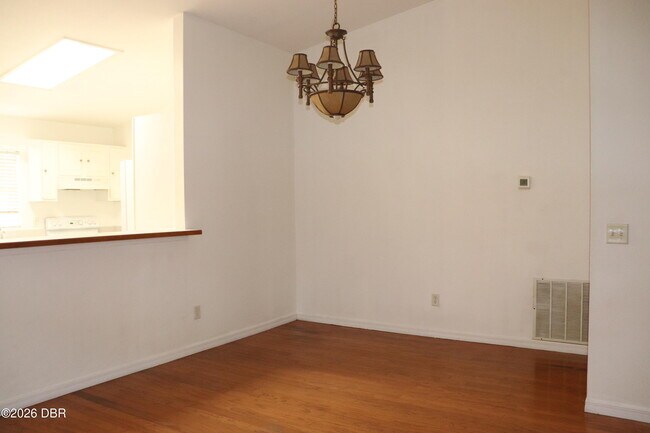 Building Photo - 1061 Oak Forest Cir