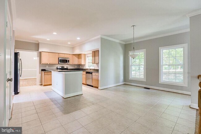Building Photo - 1168 Taji Ct