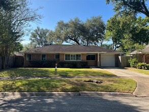 Building Photo - 6119 Darnell St