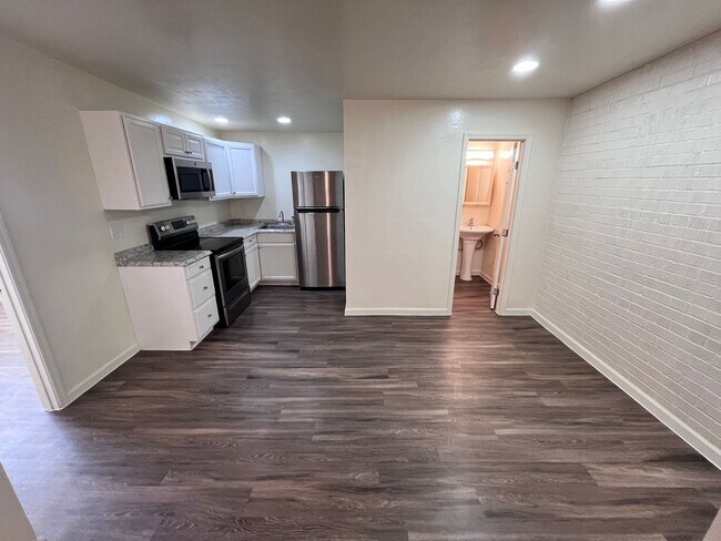 Building Photo - 7130 E 30th St