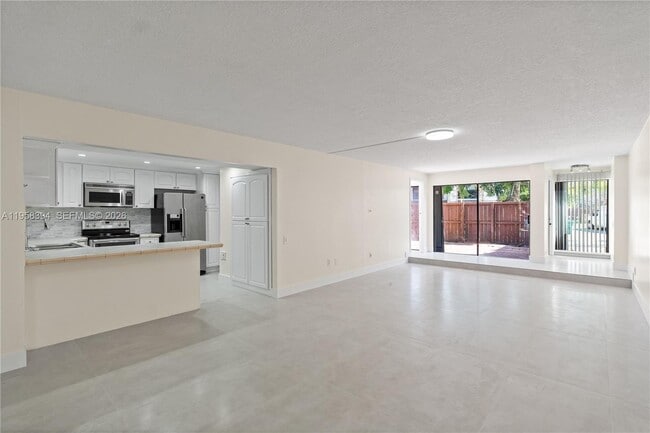 Building Photo - 6907 SW 115th Pl