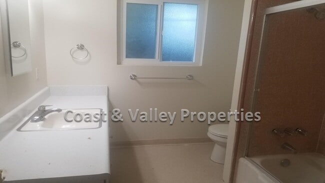 Building Photo - 322-324 Katherine Avenue, Salinas, CA 93901
