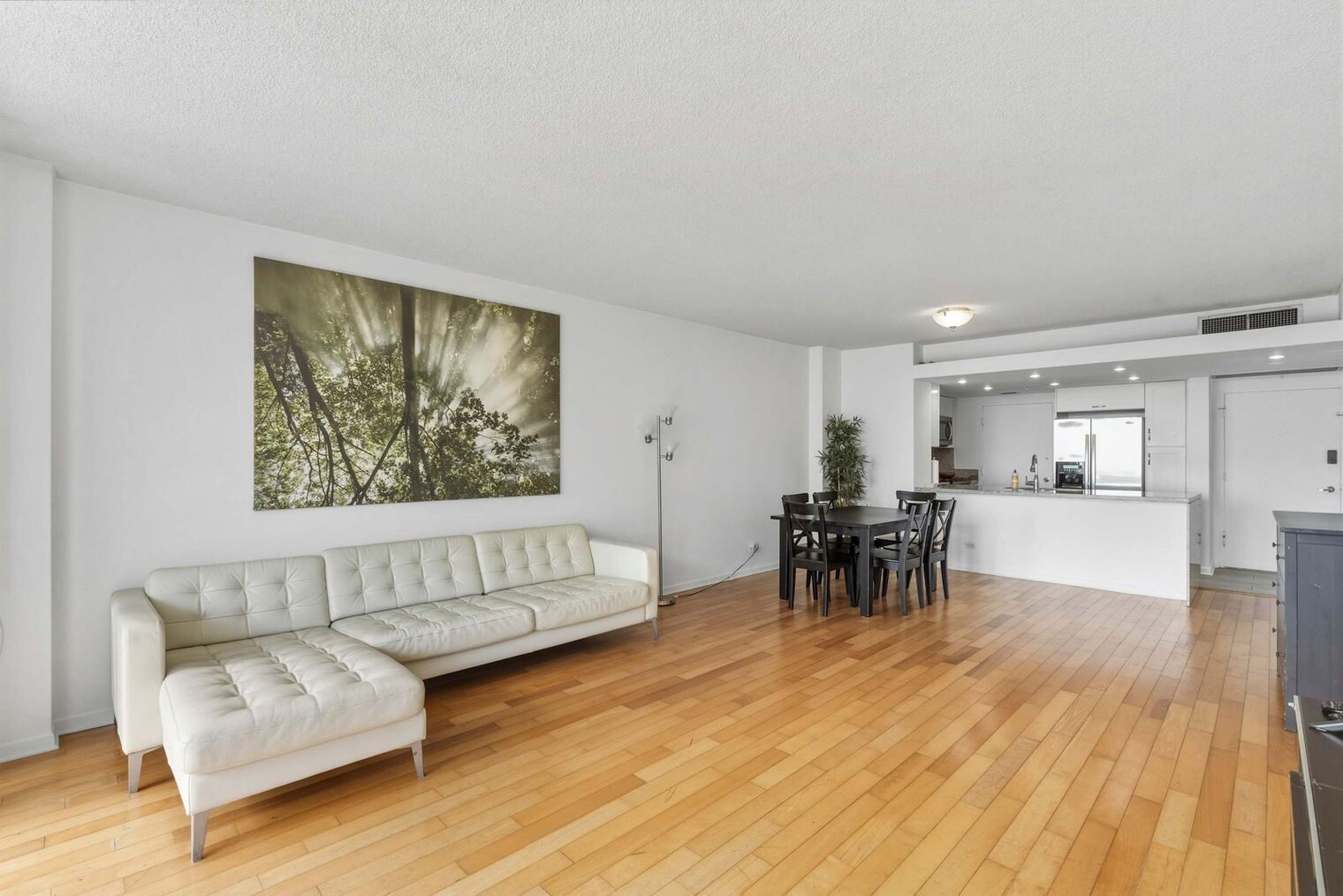 Building Photo - 5599 Collins Ave