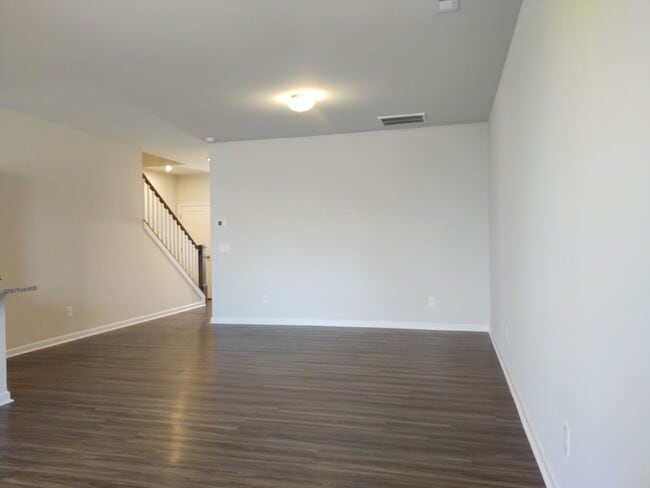 Building Photo - Move-in ready Townhome located in the Perg...