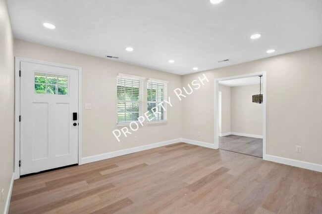 Building Photo - 321 Whitmire Cir