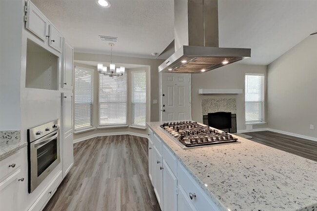 Building Photo - 18002 Golden Ridge Dr