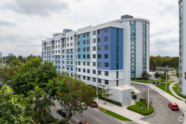 Building Photo - Brisas del Este