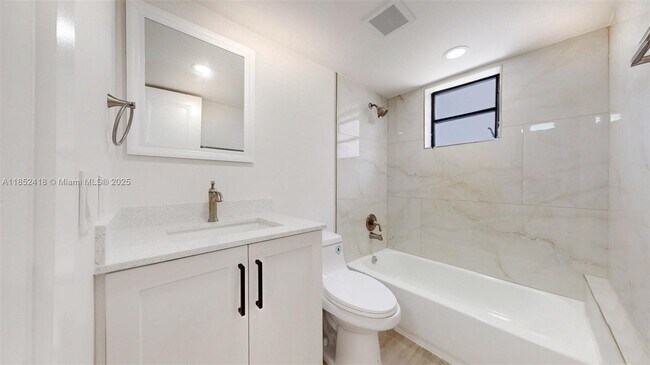 Building Photo - 1674 W 42nd St