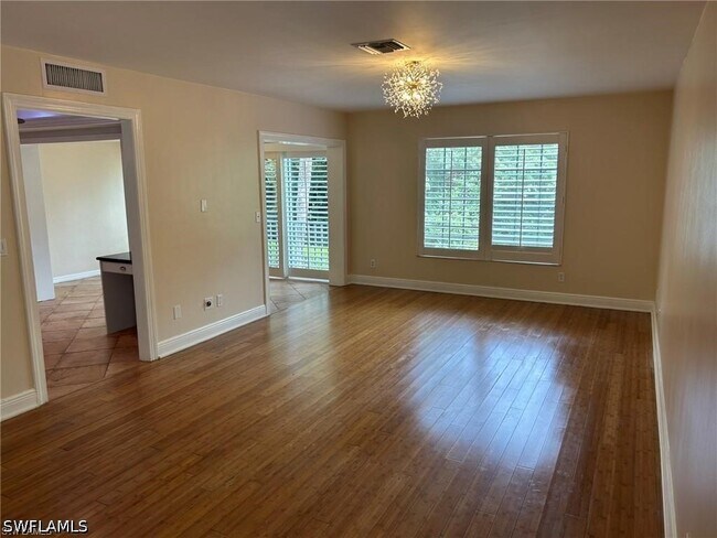 Building Photo - 104 Bobolink Way
