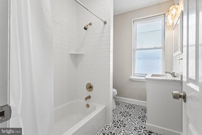 Building Photo - 518 S 56th St