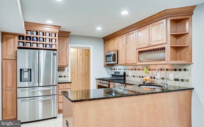 Building Photo - 4005 Lees Corner Rd