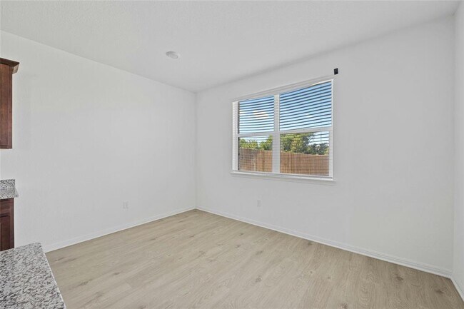 Building Photo - 321 Brody Ln