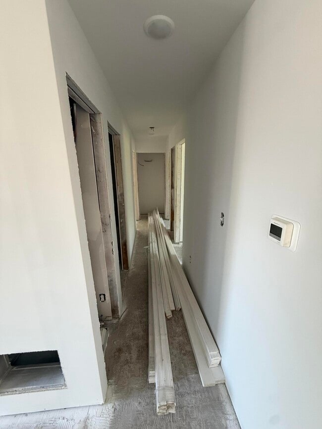 Building Photo - 1352 Canonero Dr