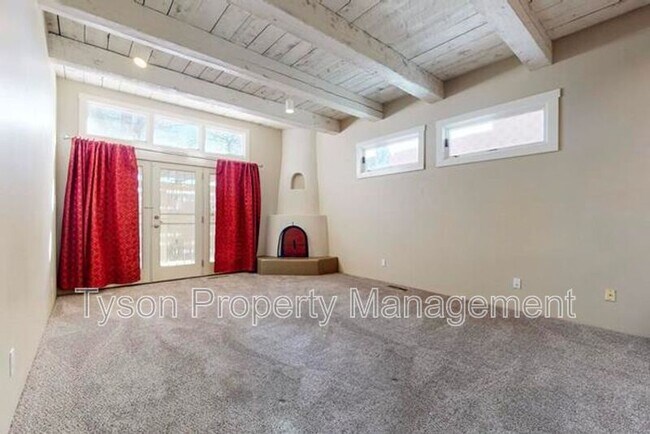 Building Photo - 6208 Sabre Ct NW