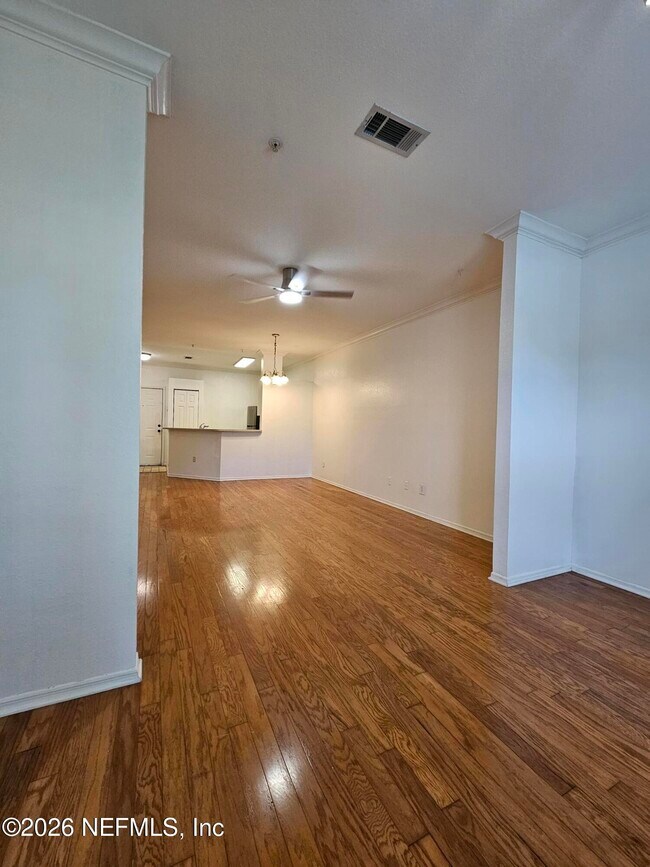 Building Photo - 13810 Sutton Park Dr N