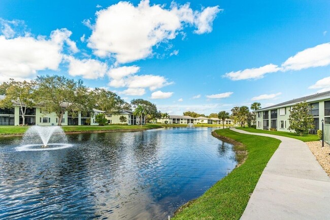 Building Photo - 1001 Sabal Ridge Cir