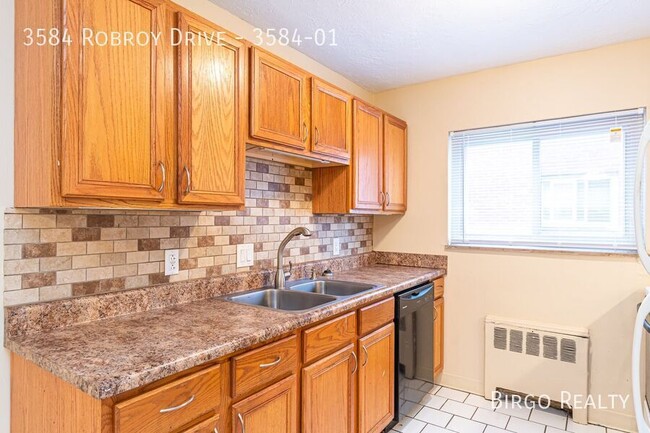 Building Photo - Perfect 2-BED APARTMENT in MONFORT HEIGHTS!