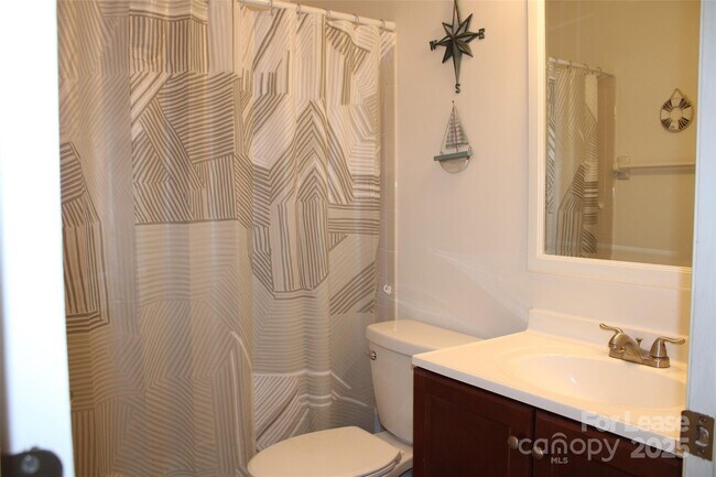 Building Photo - 19839 Henderson Rd