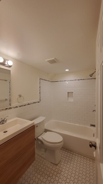 Bathroom - 2140 Secoffee St