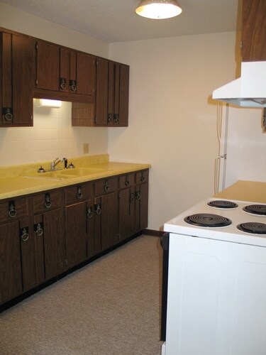 Kitchen - 852 Grand Ave