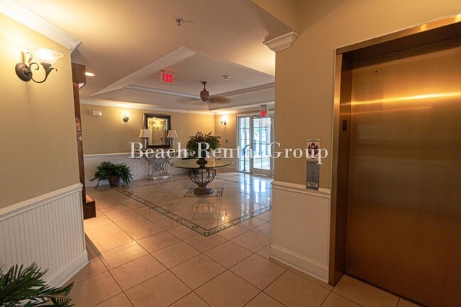 Building Photo - 2180 Waterview Dr