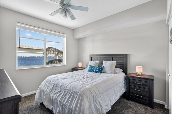 Building Photo - 415 NW Flagler Ave