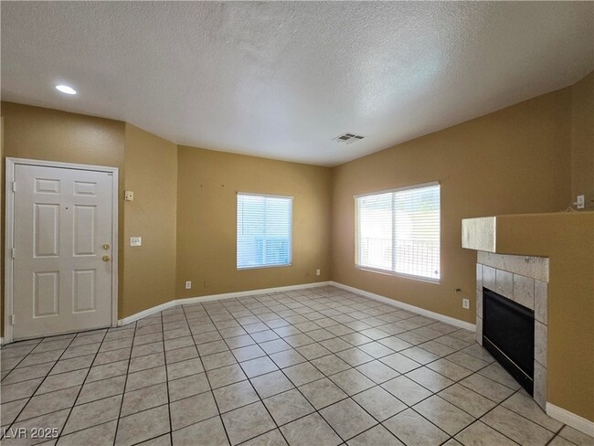 Building Photo - 8446 Opal Splendor Ave