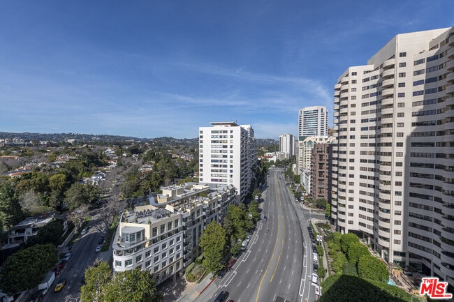 Building Photo - 10590 Wilshire Blvd