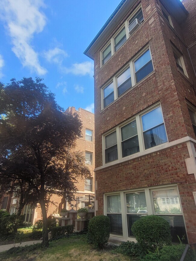 7654 N Sheridan Rd 7654 N Sheridan Rd Chicago IL 60626 Apartment Finder