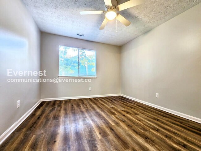 Building Photo - 944 Shiloh Ridge Run NW