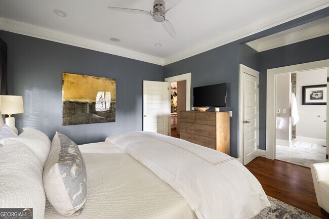 Building Photo - 28 Clay St SE