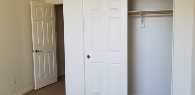 Building Photo - 4901 Oro Ln